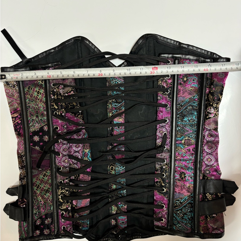 Gothic corset with buckles size medium - Picture 8 of 8